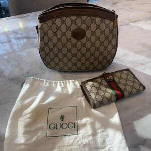 Vintage Gucci clutch and wallet, Excellent condition.